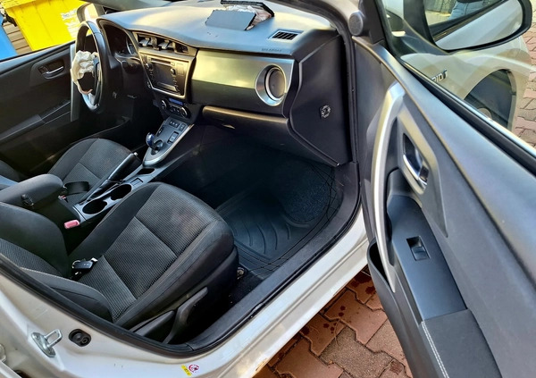 Toyota Auris cena 26500 przebieg: 168500, rok produkcji 2013 z Krzanowice małe 121